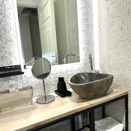 Apartament Uniikki Keskustahuoneisto Pihaterassilla, Bm Garden No2, Free Parking Lahti