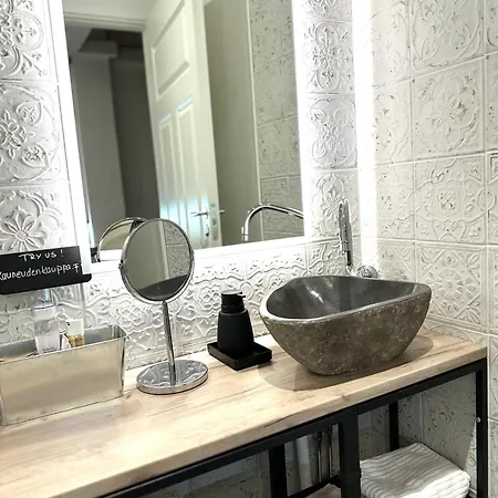 דירה Luxury With Garden Terrace, Bm Garden No2, Free Parking להטי