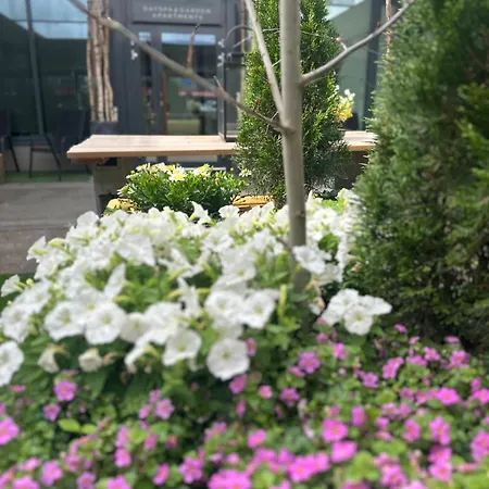 Luxury With Garden Terrace, Bm Garden No2, Free Parking شقة